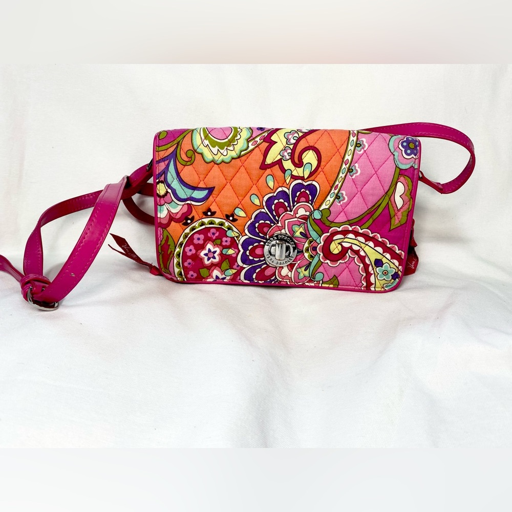 Vera Bradley turn lock crossbody purse bag pink swirls.